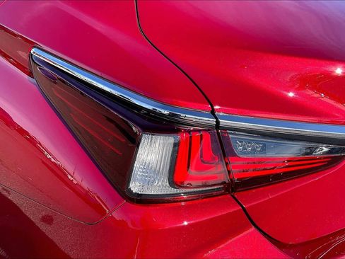 Used 2024 Lexus ES 350 w/ Premium Package image 27