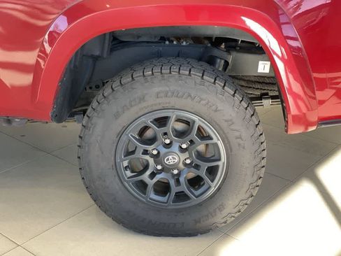 Used 2021 Toyota Tacoma SR5 w/ Blackout Package (TMS) AWD/4WD image 13