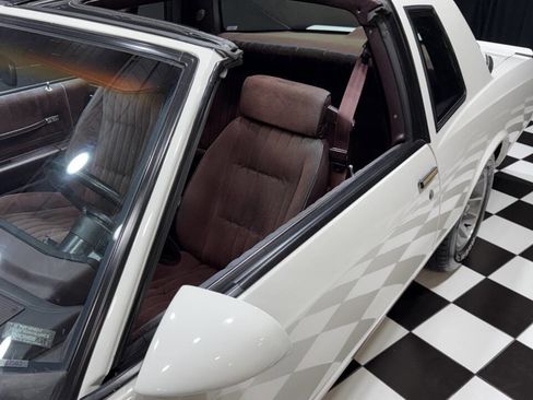 Used 1987 Chevrolet Monte Carlo SS image 42