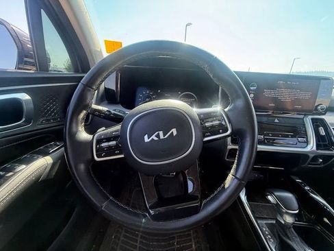 Used 2023 Kia Sorento SX AWD/4WD image 13