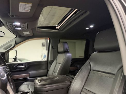 Used 2020 GMC Sierra 3500 Denali w/ Denali Ultimate Package AWD/4WD image 18