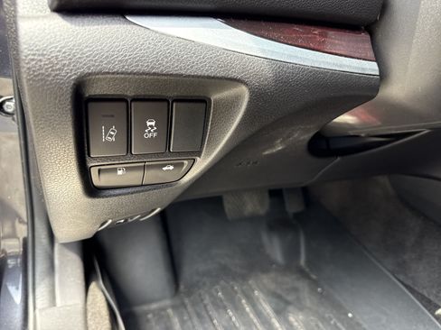 Used 2015 Acura TLX w/ Technology Package FWD image 36