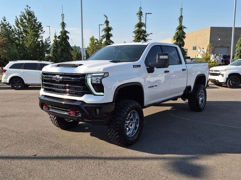 Used 2026 Chevrolet Silverado 3500 LTZ w/ Trail Boss Package AWD/4WD image 8