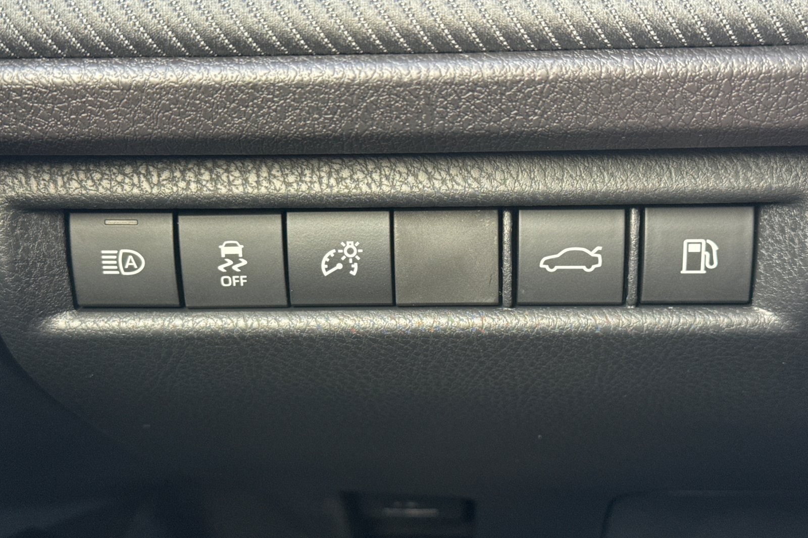Used 2026 Toyota Camry SE w/ Multimedia Upgrade Package FWD image 29