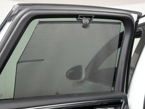 Certified 2023 Porsche Macan AWD/4WD image 37