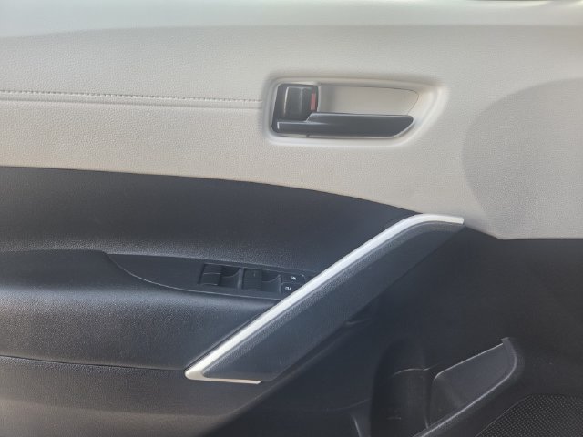 Used 2024 Toyota Corolla Cross LE FWD image 19