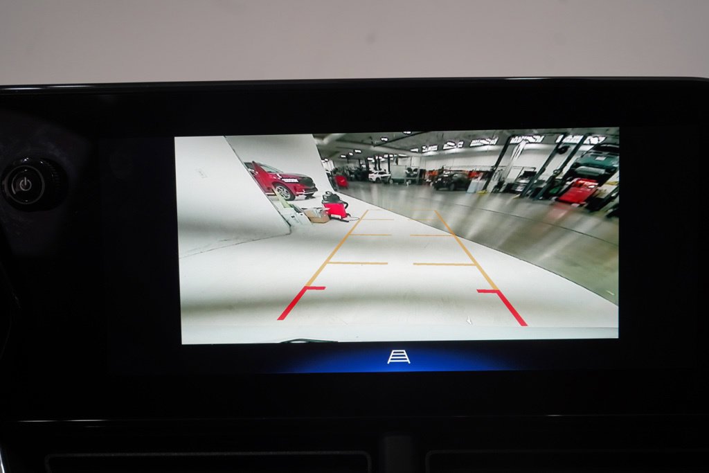 Used 2025 Chevrolet Trax LT FWD image 26