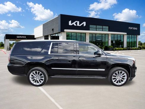 Used 2019 Cadillac Escalade ESV Premium Luxury AWD/4WD image 4