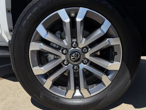 Used 2026 Toyota 4Runner Limited AWD/4WD image 9
