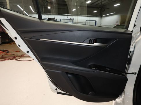 Used 2025 Toyota Camry SE image 21