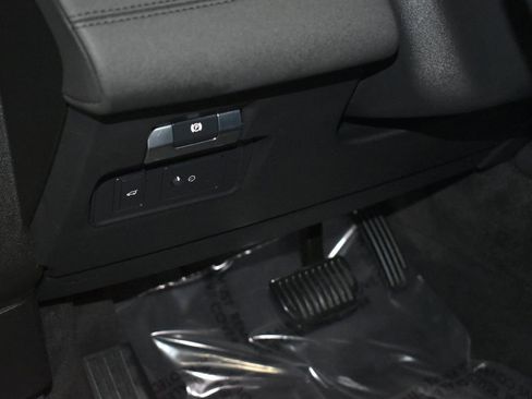 Used 2020 Land Rover Discovery Sport S image 21