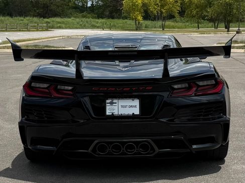 Used 2026 Chevrolet Corvette ZR1 w/ ZR1 Carbon Fiber Aero Package RWD image 6