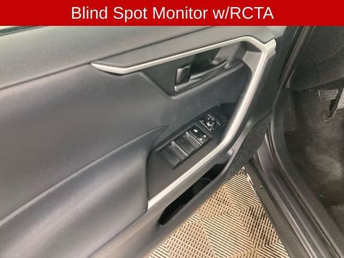 Used 2019 Toyota RAV4 LE w/ Carpet Mat Package image 13