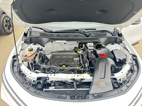 Used 2025 Buick Envista Sport Touring image 32