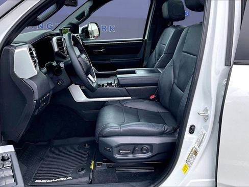 Used 2025 Toyota Sequoia Platinum AWD/4WD image 21