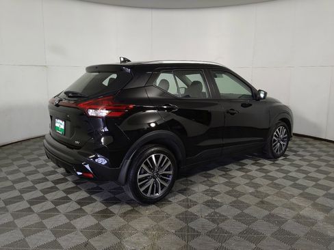 Used 2024 Nissan Kicks SV FWD image 10