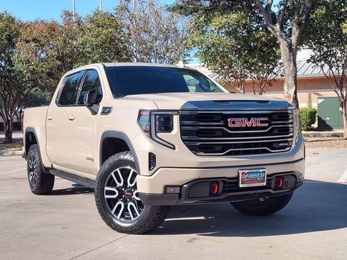 Used 2022 GMC Sierra 1500 AT4 w/ AT4 Preferred Package AWD/4WD image 1