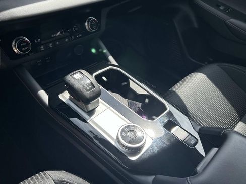 Used 2025 Mitsubishi Outlander ES image 33