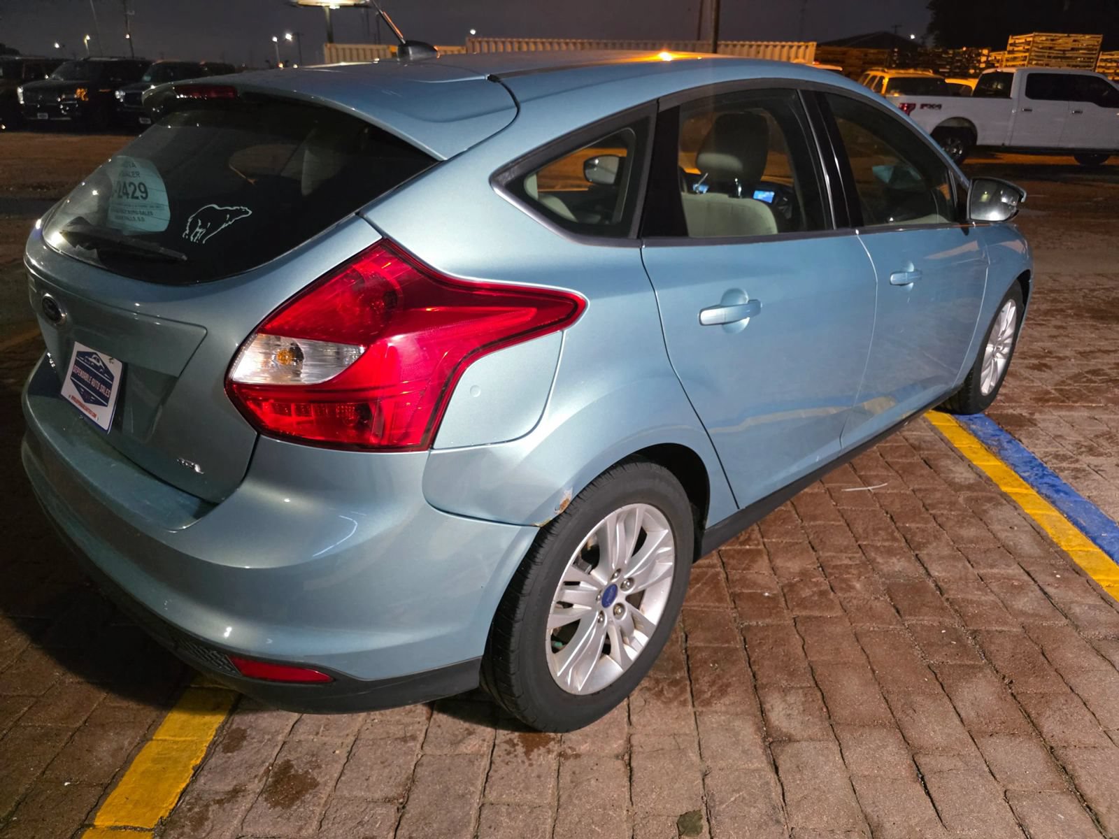 Used 2012 Ford Focus SEL w/ SEL/Titanium Winter Pkg FWD image 5