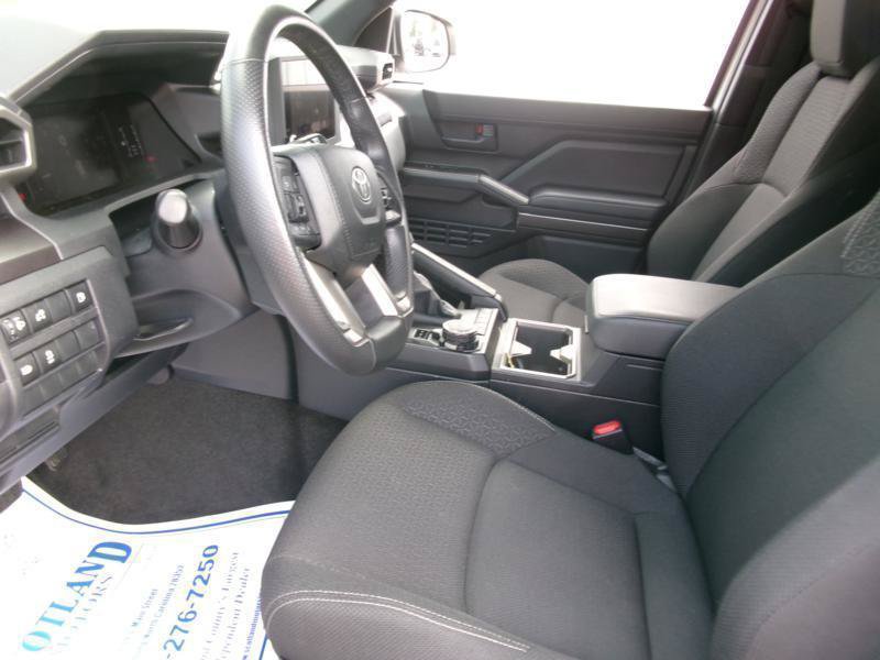 Used 2025 Toyota 4Runner SR5 AWD/4WD image 19