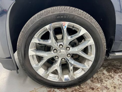 Used 2018 Cadillac Escalade ESV Premium Luxury AWD/4WD image 29