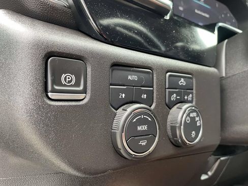Used 2025 Chevrolet Silverado 1500 LT AWD/4WD image 27