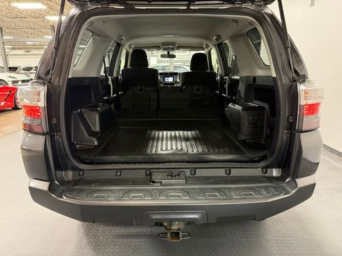 Used 2017 Toyota 4Runner SR5 AWD/4WD image 21