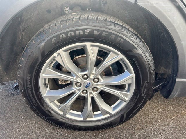 Used 2023 Ford Explorer XLT w/ Equipment Group 202A AWD/4WD image 57