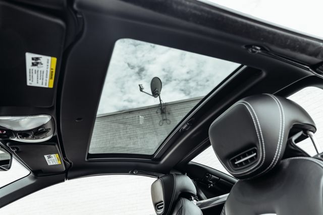 Used 2011 Mercedes-Benz SL 550 image 31