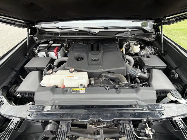 Used 2023 Toyota Tundra SR5 w/ TRD Off-Road Premium Package AWD/4WD image 14