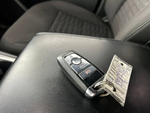 Used 2020 Ford Explorer XLT w/ Comfort Package AWD/4WD image 25