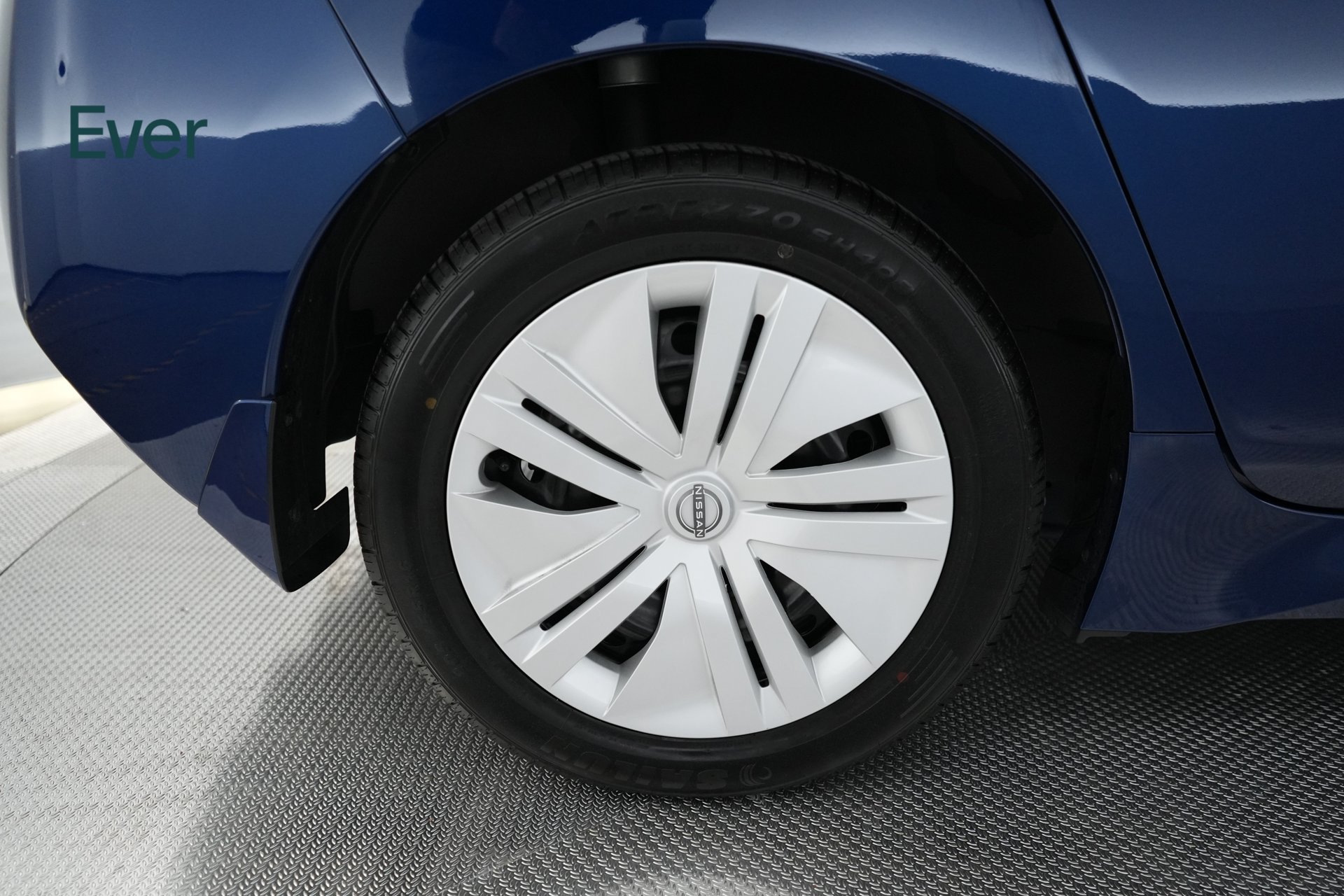 Used 2025 Nissan Leaf S FWD image 9