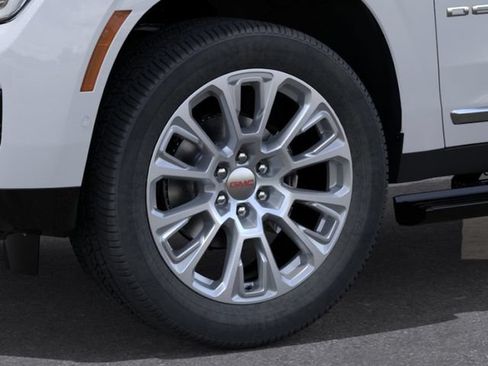 New 2026 GMC Yukon XL Denali w/ Sun & Power Step Package AWD/4WD image 10