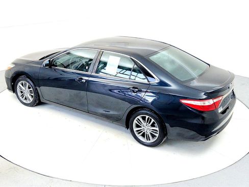 Certified 2017 Toyota Camry SE image 16