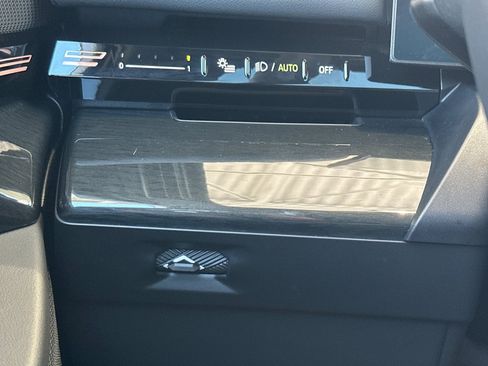 Certified 2026 BMW 530i RWD image 37