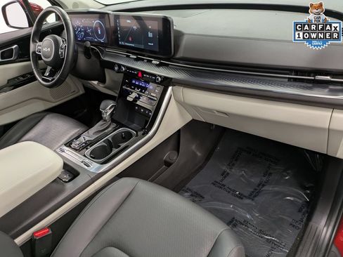 Certified 2024 Kia Carnival SX Prestige FWD image 30