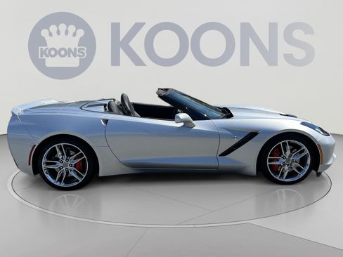 Used 2017 Chevrolet Corvette Stingray Convertible RWD image 8