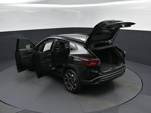 New 2026 Chevrolet Trax RS w/ Sunroof Package FWD image 2