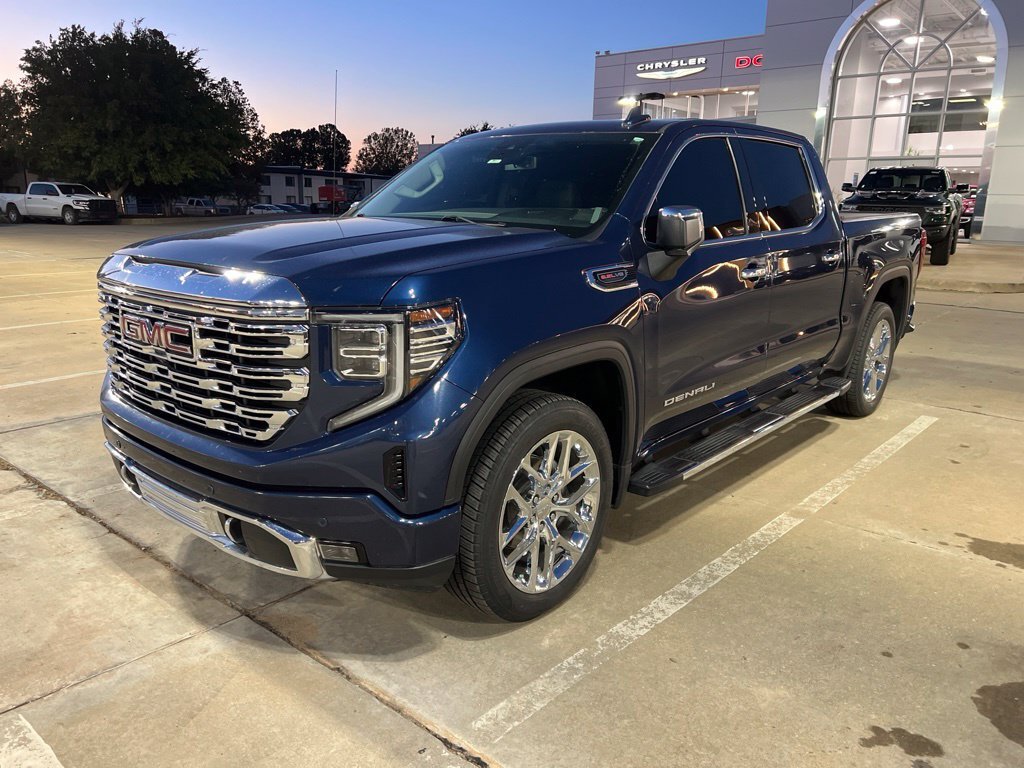 Used 2023 GMC Sierra 1500 Denali AWD/4WD image 1