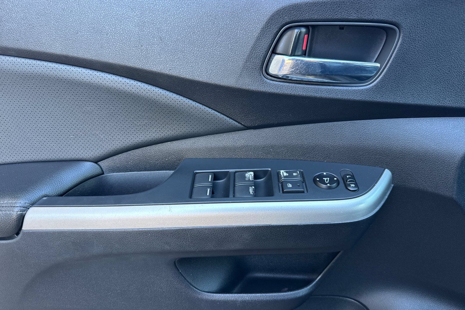 Used 2015 Honda CR-V EX-L image 11