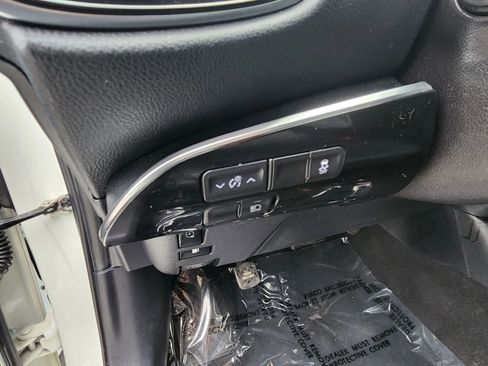 Used 2019 Toyota Prius Prime Premium w/ Carpet Mat Package image 25