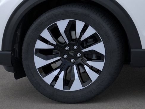 New 2026 Ford Explorer Platinum w/ LUX Leather Package image 19