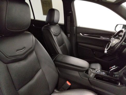 Used 2022 Cadillac XT6 Premium Luxury image 44