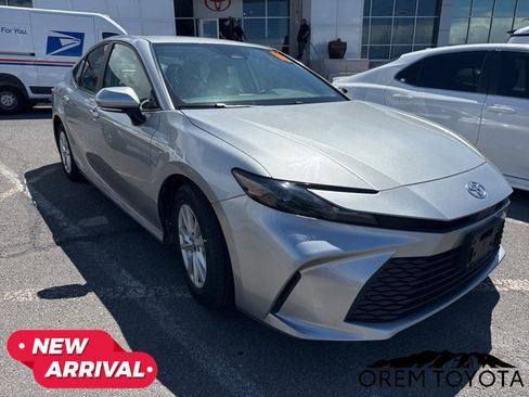 Used 2025 Toyota Camry LE FWD image 6