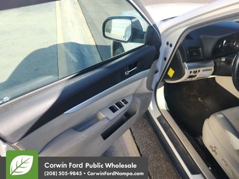 Used 2011 Subaru Outback 2.5i Premium w/ All-Weather Pkg image 10