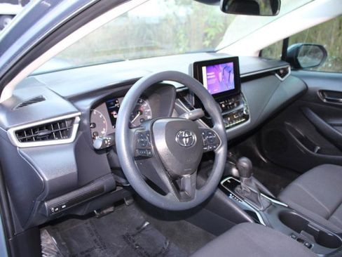 Used 2024 Toyota Corolla LE image 10
