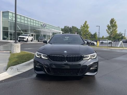 Used 2019 BMW 330i xDrive Sedan w/ M Sport Package AWD/4WD image 8