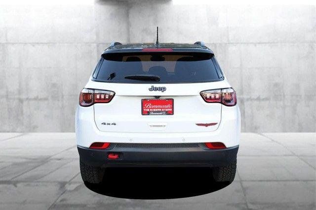 Used 2025 Jeep Compass Trailhawk AWD/4WD image 6