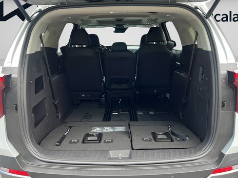 Used 2025 Kia Carnival SX Prestige FWD image 9