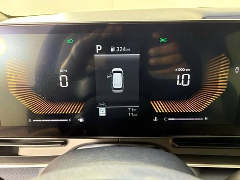 New 2026 Kia Carnival EX FWD image 25